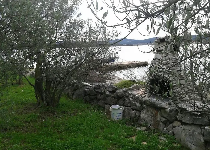 Secluded Fisherman's Cove Komornik, - 14801 Дом отдыха