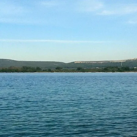 Secluded Fisherman's Cove Komornik, - 14801 Vakantiehuis *