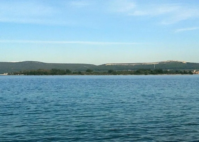 Secluded Fisherman's Cove Komornik, - 14801 בית נופש *